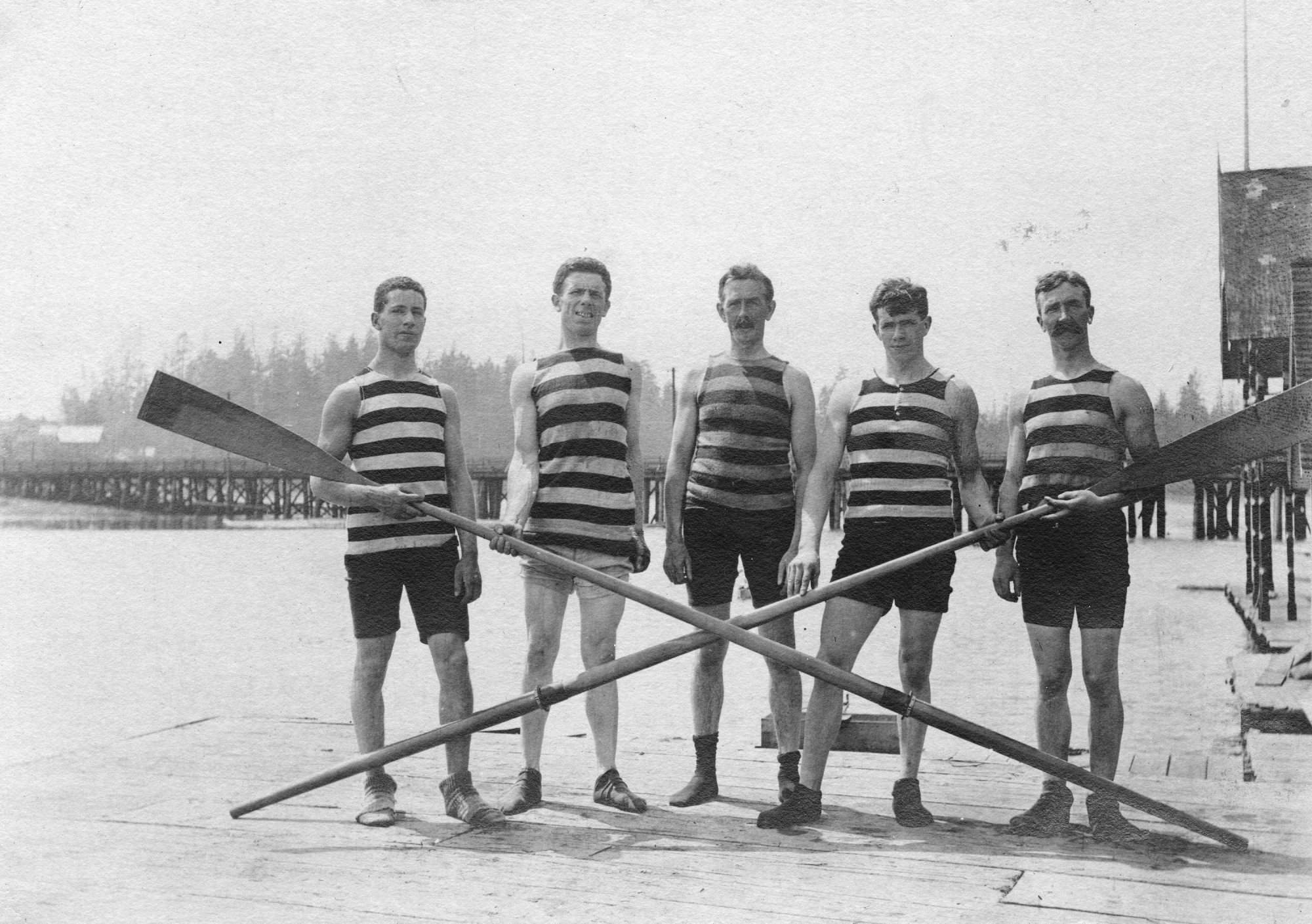 1904-champion-of-rowing-club
